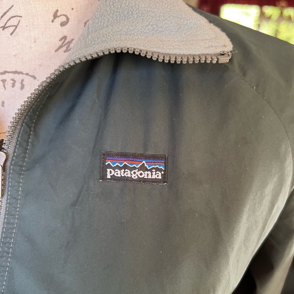 Kids Patagonia fleece lined bomber jacket green size Medium. - Picture 3 of 16